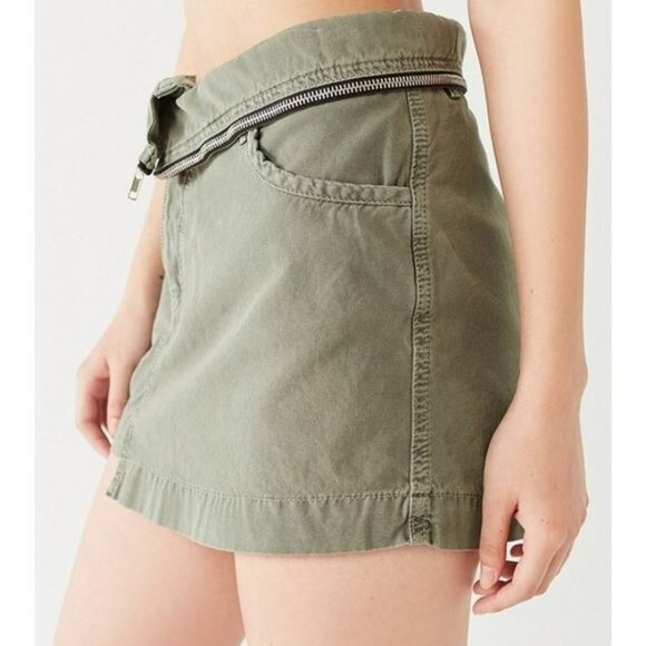 BDG Urban Outfitters Small Green Moss Mini Skirt Zipper Trim Stepped Hem NWT - Picture 2 of 13
